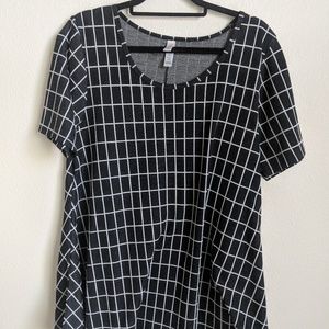 LulaRoe Graphic Perfect T
